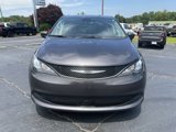 Used 2023 Chrysler Voyager LX image 3