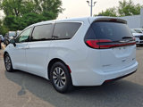 Certified 2023 Chrysler Pacifica Touring-L image 4