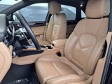 Certified 2021 Porsche Macan image 5