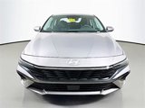 New 2025 Hyundai Elantra SEL image 2