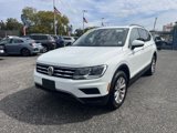 Used 2018 Volkswagen Tiguan SE w/ Panoramic Sunroof Package image 6