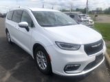 Used 2023 Chrysler Pacifica Touring-L image 2