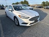 Used 2017 Ford Fusion SE w/ Fusion SE Technology Package image 3