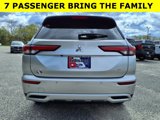 Used 2023 Mitsubishi Outlander SE image 5