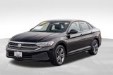 Used 2022 Volkswagen Jetta SE image 3