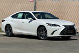 New 2025 Lexus ES 300h w/ Premium Package image 2