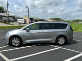 Used 2018 Chrysler Pacifica Touring-L image 4