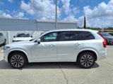 Certified 2022 Volvo XC90 T5 Momentum image 4