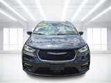 Used 2021 Chrysler Pacifica Touring-L image 2
