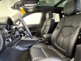 Certified 2020 Porsche Macan image 5