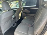 Used 2016 Toyota Highlander XLE image 3