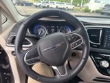 Used 2018 Chrysler Pacifica Touring-L w/ Advanced Safetytec Group image 4