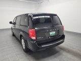 Used 2019 Dodge Grand Caravan SE w/ UConnect Hands-Free Group image 5