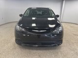 Used 2023 Chrysler Voyager LX image 3