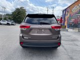 Used 2017 Toyota Highlander XLE image 4