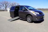 Used 2020 Toyota Sienna XLE image 4