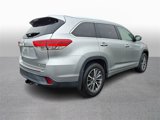 Used 2017 Toyota Highlander XLE image 4