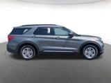 Used 2022 Ford Explorer XLT image 2