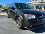 Used 2017 Dodge Grand Caravan SXT image 3