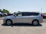 Used 2018 Chrysler Pacifica Touring-L w/ Tire & Wheel Group image 4