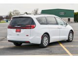 Used 2022 Chrysler Pacifica Touring-L image 3