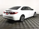 Used 2015 Toyota Camry SE image 5