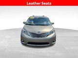 Used 2017 Toyota Sienna L image 2