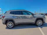 Used 2023 Jeep Compass Latitude image 4