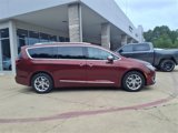 Used 2017 Chrysler Pacifica Limited w/ Advanced Safetytec Group image 2