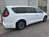 Used 2022 Chrysler Pacifica Touring-L w/ Uconnect Theater Family Group image 5