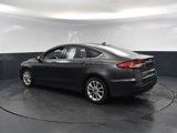 Used 2020 Ford Fusion SE image 3