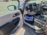 Used 2019 Chrysler Pacifica Touring-L image 6