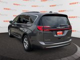 Used 2022 Chrysler Pacifica Limited image 3