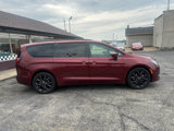 Used 2019 Chrysler Pacifica Touring-L w/ S Appearance Package image 2