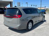 Used 2023 Chrysler Pacifica Touring-L image 5