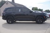 Used 2023 Jeep Grand Cherokee Limited w/ Black Appearance Package image 2