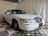 Used 2001 Lincoln Town Car Signature image 3