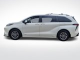 Used 2021 Toyota Sienna XLE image 3