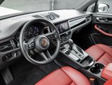 Certified 2022 Porsche Macan image 4