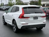 Used 2018 Volvo XC60 T5 Momentum w/ Vision Package image 4