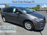 Used 2021 Chrysler Pacifica Touring-L image 2