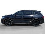 Used 2022 Volkswagen Tiguan SE R-Line image 2