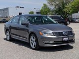 Used 2015 Volkswagen Passat TDI SEL Premium image 3