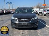 Used 2023 Chrysler Pacifica Limited image 4