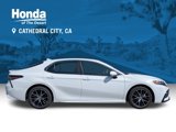 Used 2022 Toyota Camry SE image 2