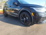 Used 2023 Volkswagen Tiguan SE R-Line image 3