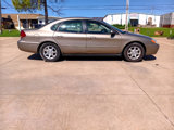 Used 2007 Ford Taurus SEL image 2