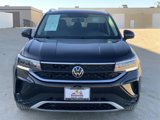 Used 2022 Volkswagen Taos SE image 2