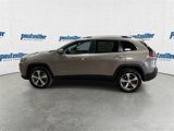 Used 2019 Jeep Cherokee Limited image 5