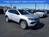New 2025 Jeep Compass Latitude image 2